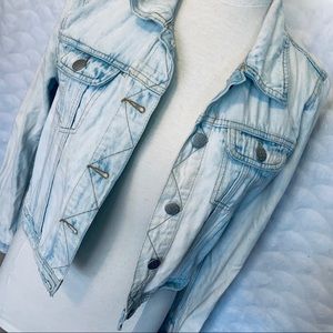 💎5/$25💎 Light Blue Jeans Jacket